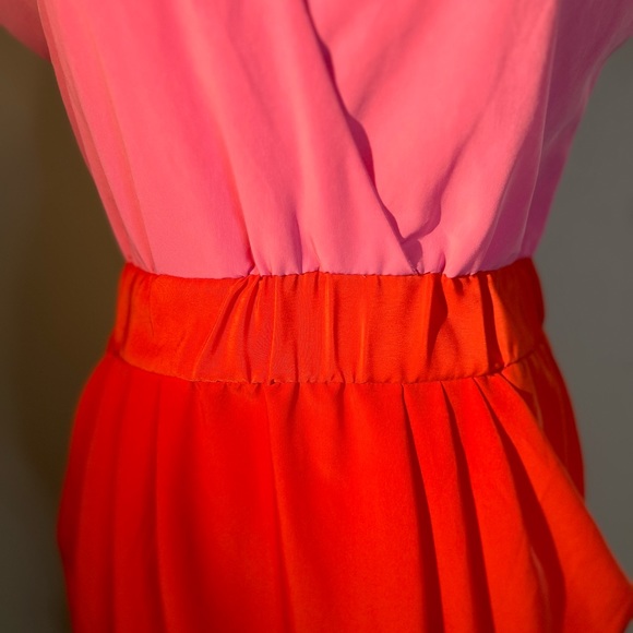 H&M V-Neck Short Sleeve Pink and Orange Mini Dress with Pockets Sz 6 - Picture 2 of 9